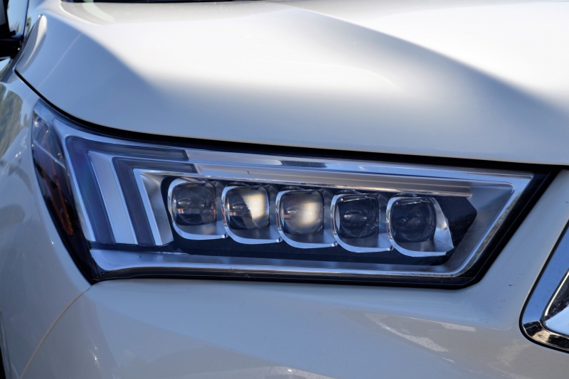 concession-LA TRINITE-min_acura-headlamp-2834131